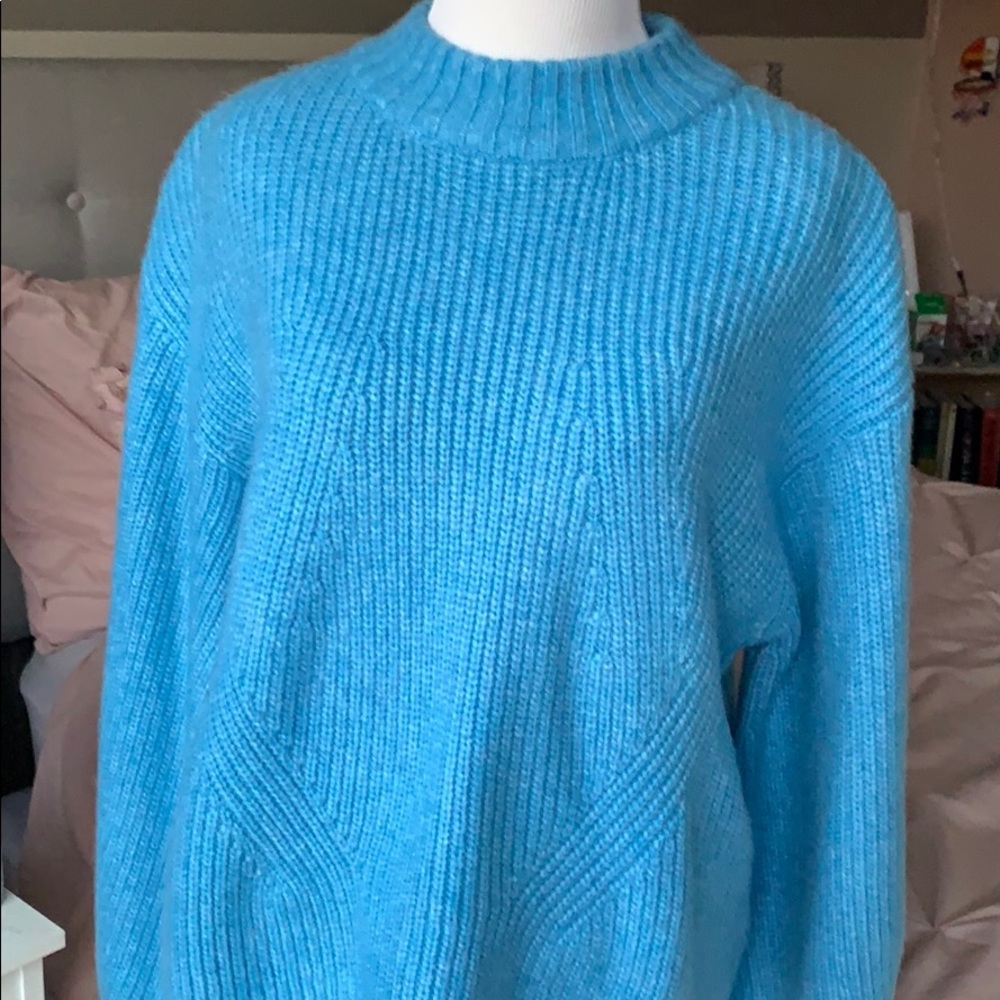H&M light blue sweater